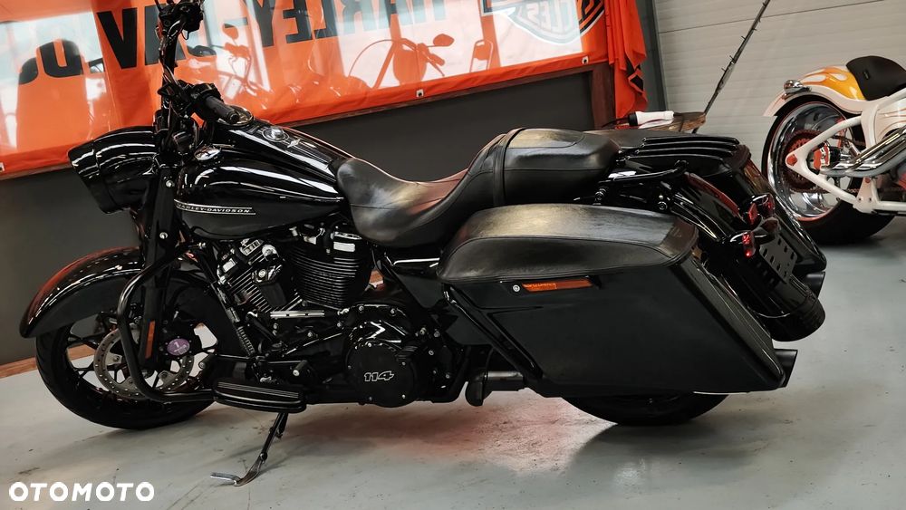 Harley-Davidson Touring Road King - 2