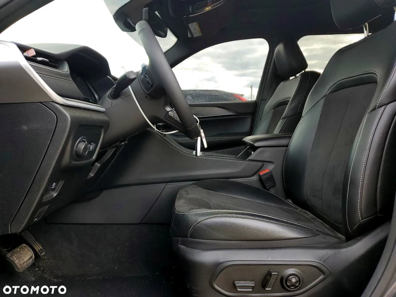 Jeep Grand Cherokee - 8