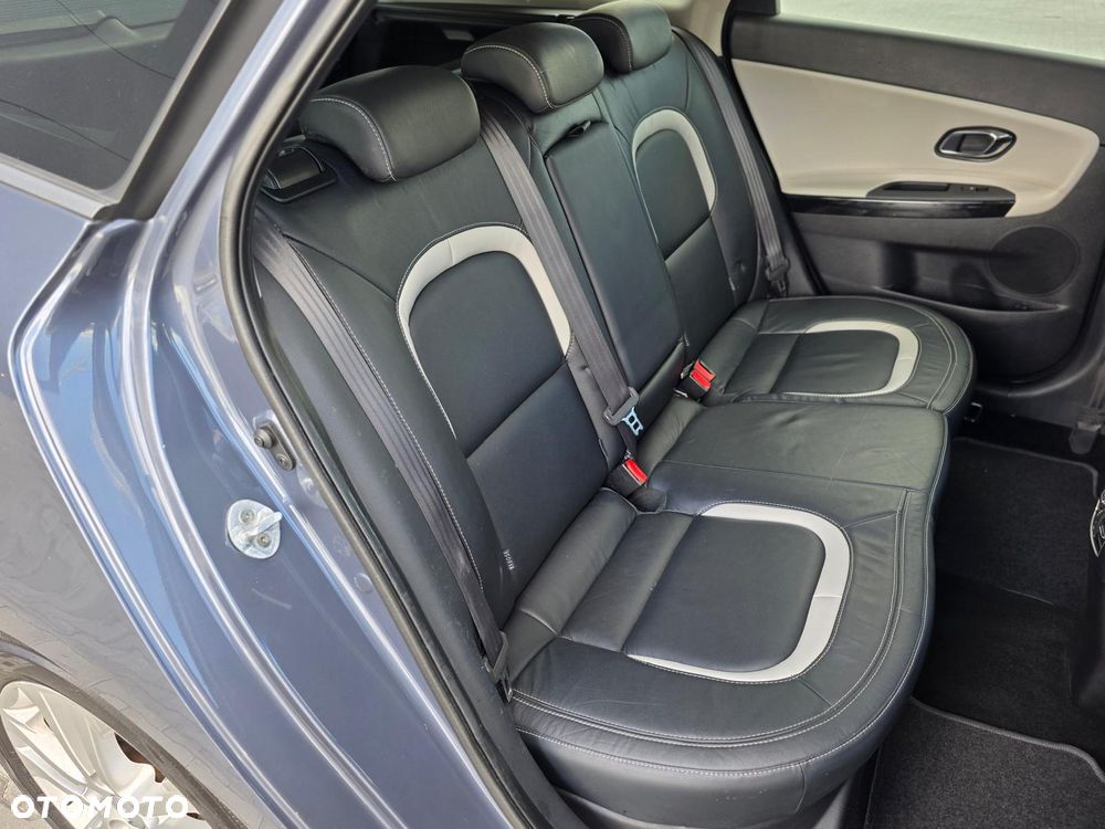 Kia Ceed - 33