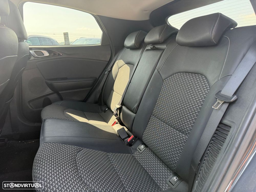 Kia XCeed 1.6 GDi PHEV Drive - 6