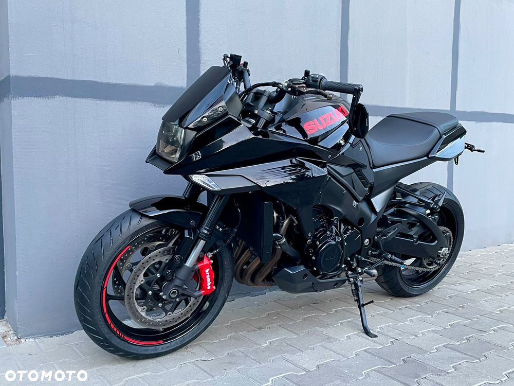 Suzuki GSX - 6