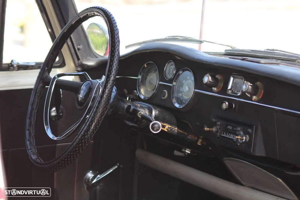 Austin Cambridge - 13