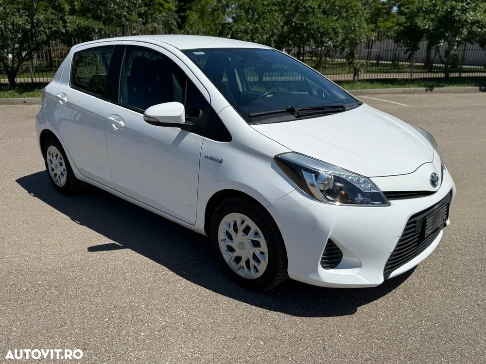 Toyota Yaris 1.5 VVT-i HSD Sol - 12