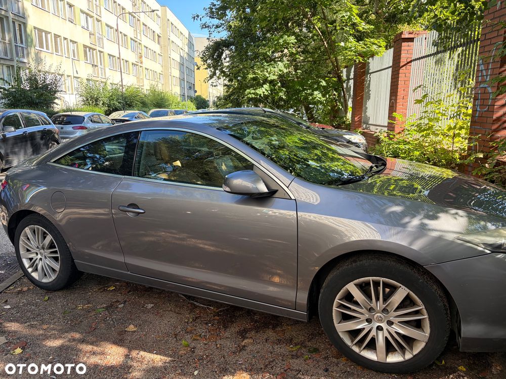 Renault Laguna 3.0 dCi V6 FAP GT - 2
