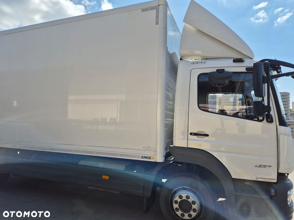 Mercedes-Benz ATEGO 12.27 *kontener * izoterma * winda * kamera *Retarder - 4