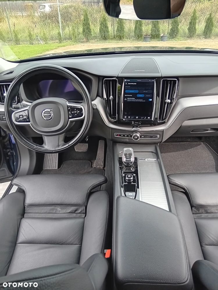 Volvo XC 60 B4 D Plus Bright - 24