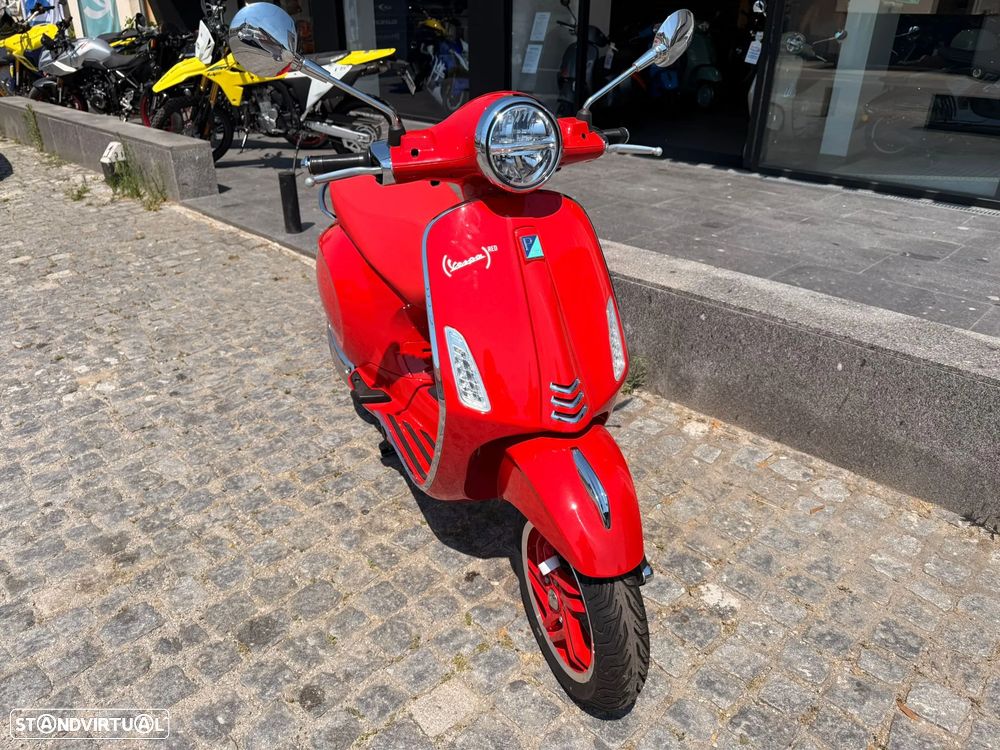 Vespa Primavera Edição RED - 2