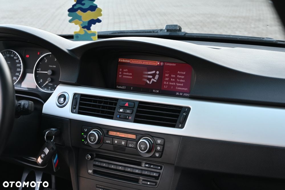 BMW Seria 3 318d DPF Edition Sport - 28