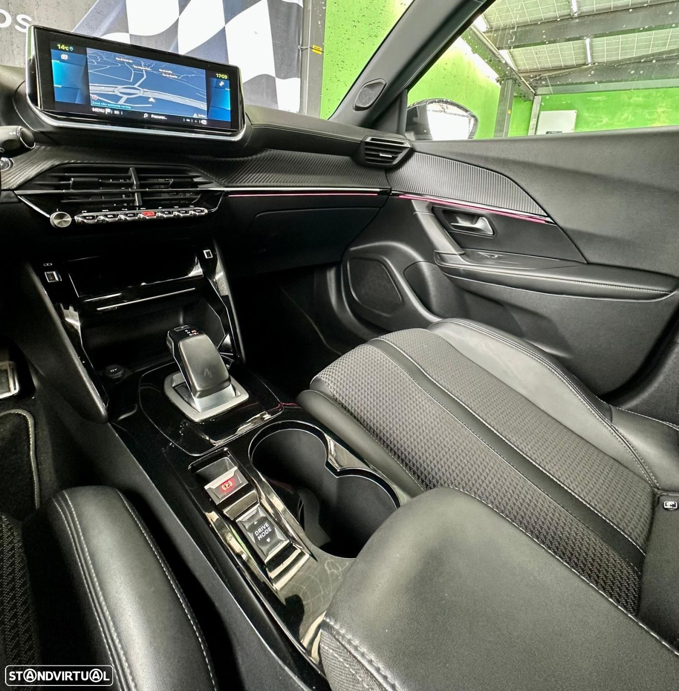 Peugeot e-2008 50 kWh GT - 24