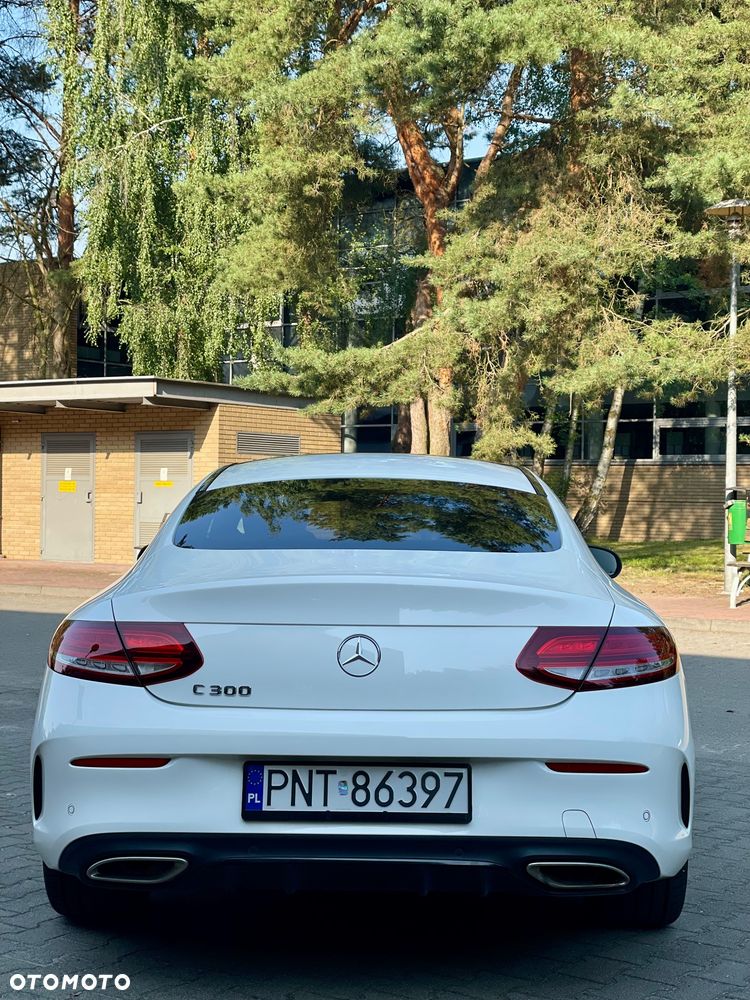 Mercedes-Benz Klasa C 300 9G-TRONIC - 4