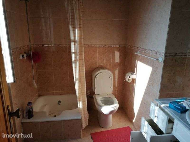 Vendo / Permuto moradia - Grande imagem: 5/7