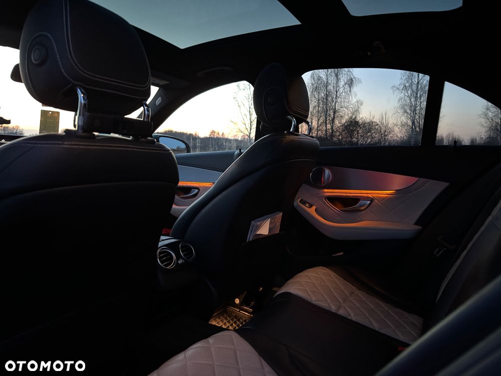 Mercedes-Benz Klasa C 200 4-Matic 9G-TRONIC - 11