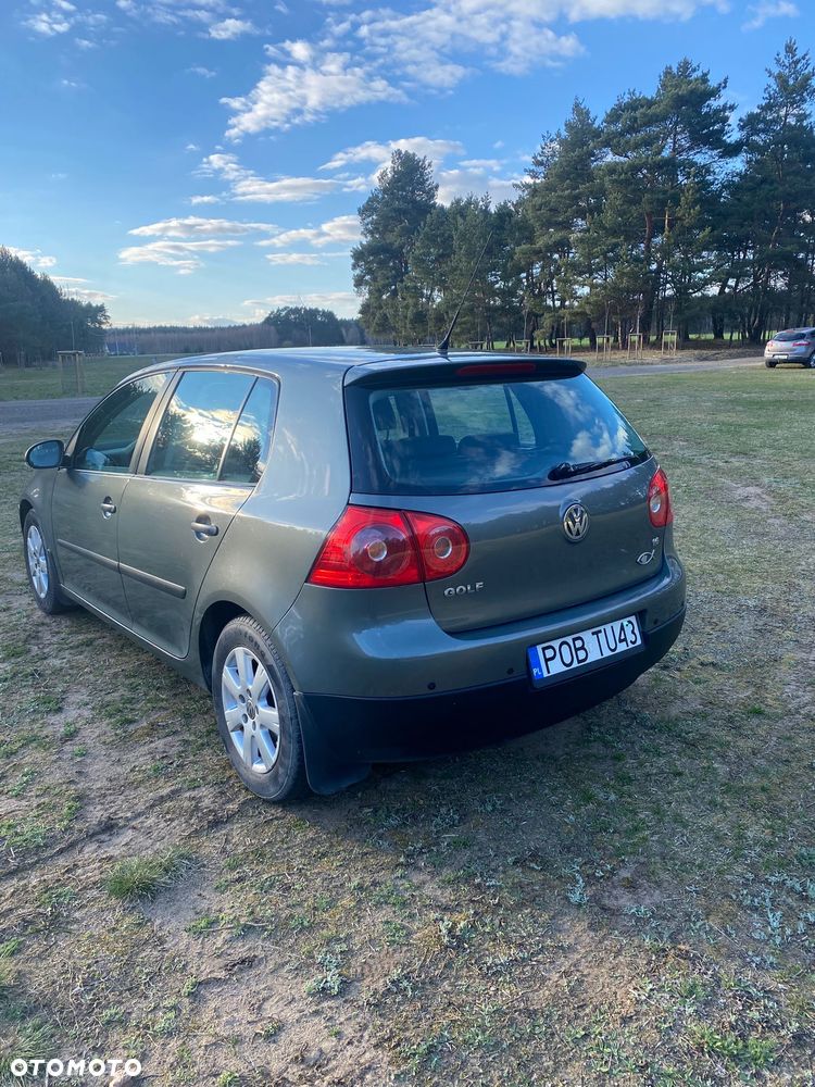 Volkswagen Golf - 5