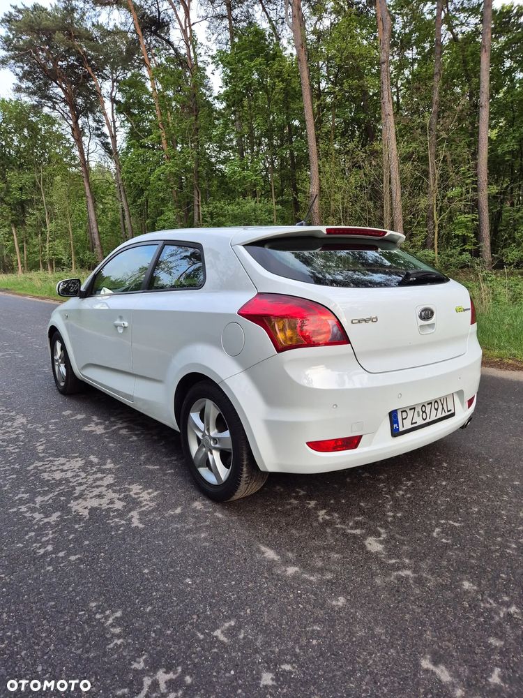 Kia Ceed - 13