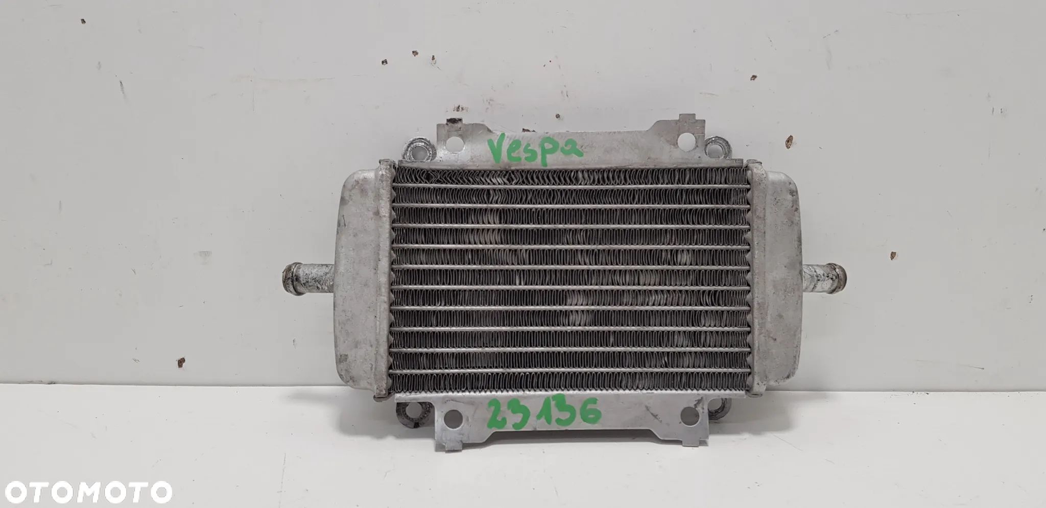 Piaggio Vespa GTS FI 125 Prawa Chłodnica - 1