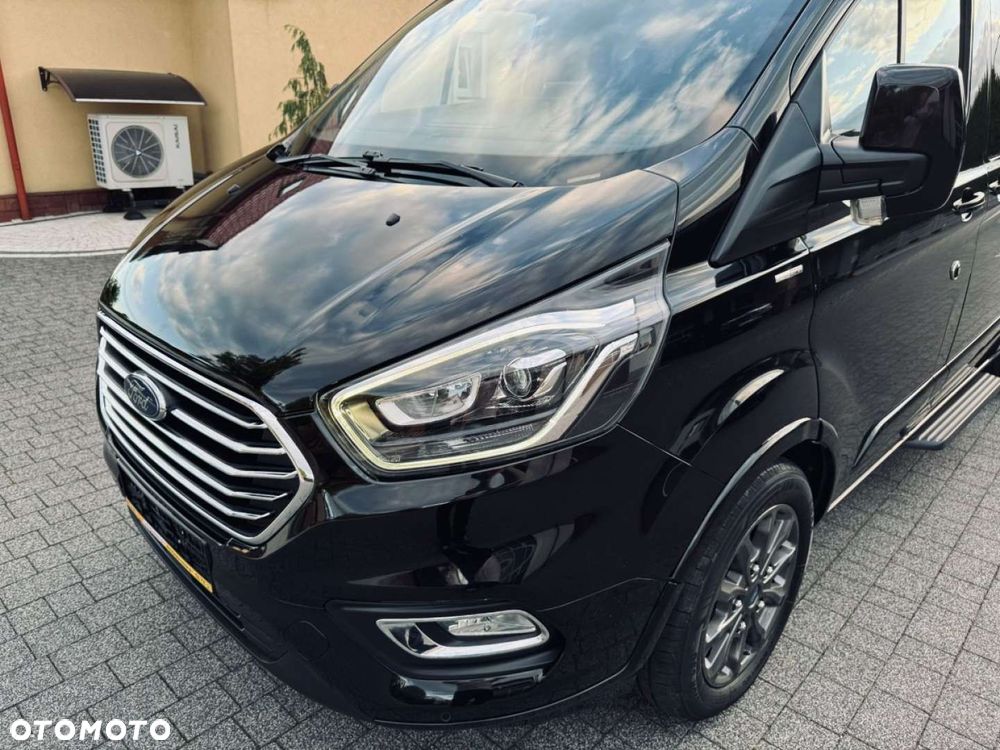 Ford Tourneo Custom - 25