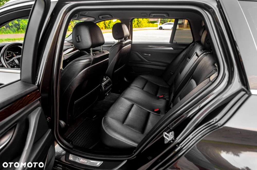 BMW Seria 5 530d Sport-Aut Luxury Line - 9