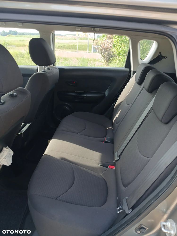 Kia Soul 1.6 CRDI M - 10