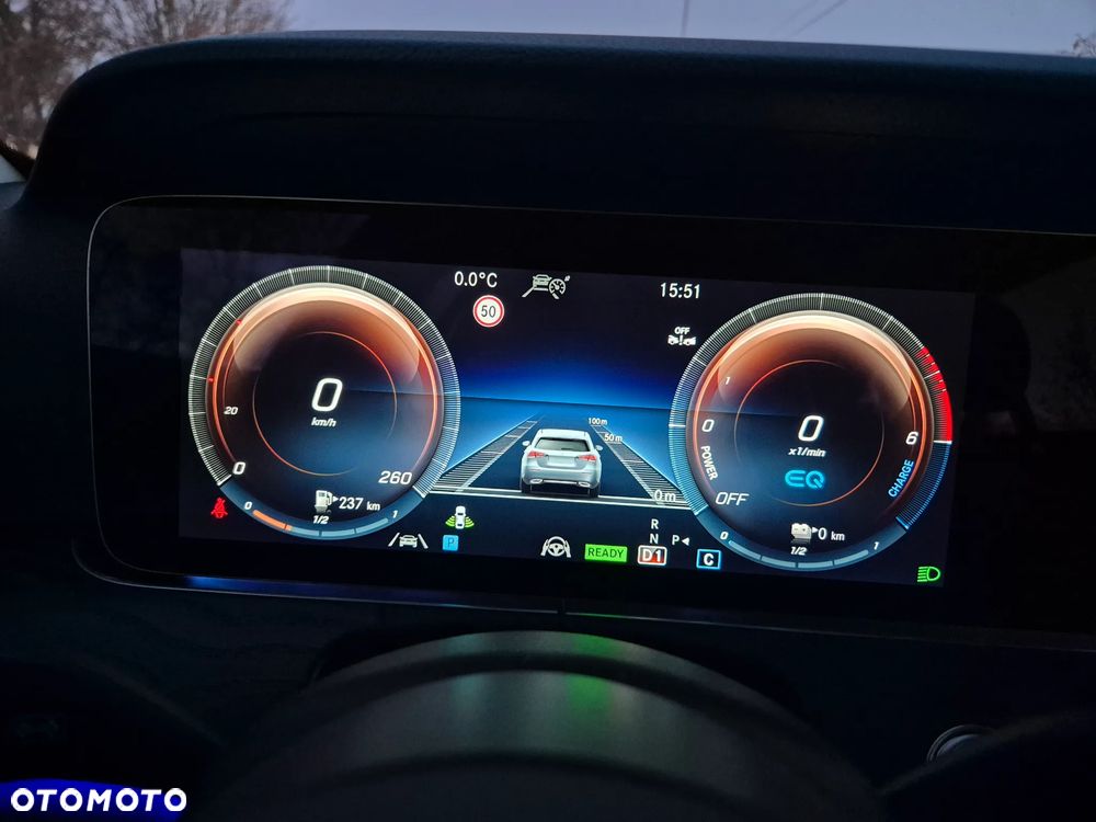 Mercedes-Benz Klasa E 300 de AMG - 13