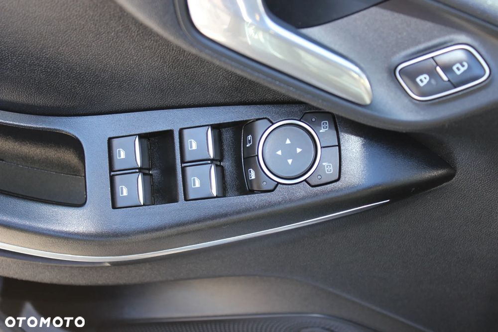 Ford Fiesta 1.0 EcoBoost S&S ST-LINE X - 21