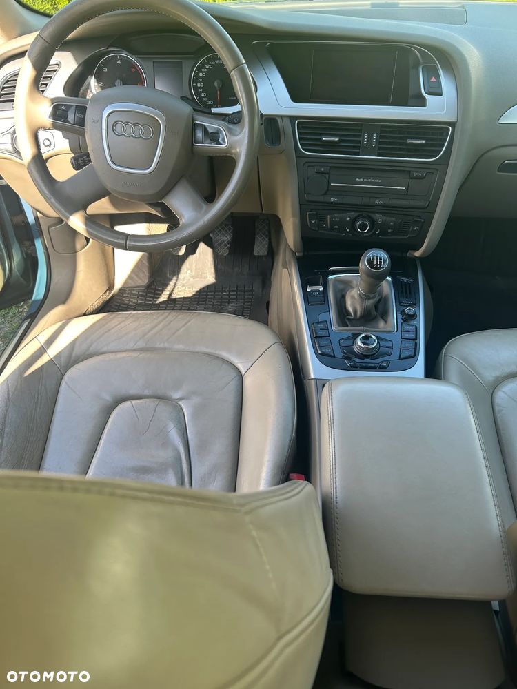 Audi A4 Avant 2.0 TDI - 11