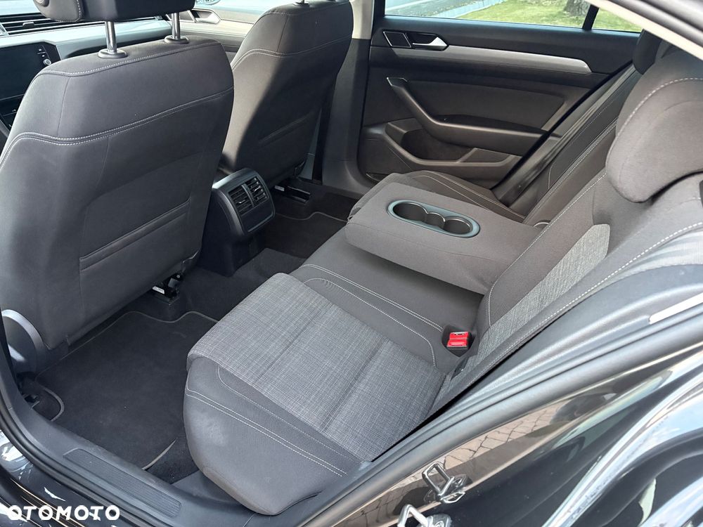 Volkswagen Passat 2.0 TSI Business DSG - 17