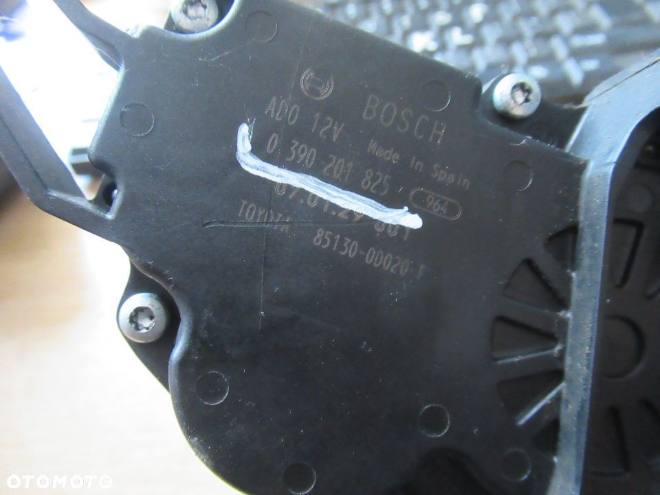 SILNIK WYCIERACZKI TOYOTA YARIS II 0390201825 - 2