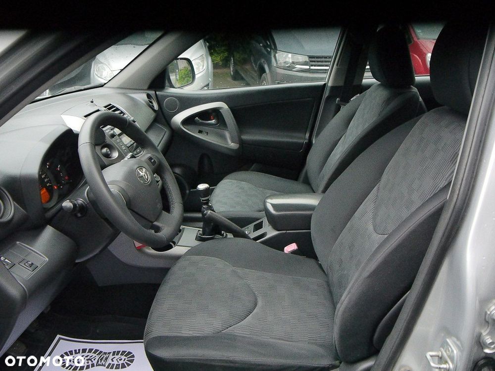 Toyota RAV4 2.2 D-4D 4x4 Sol - 29