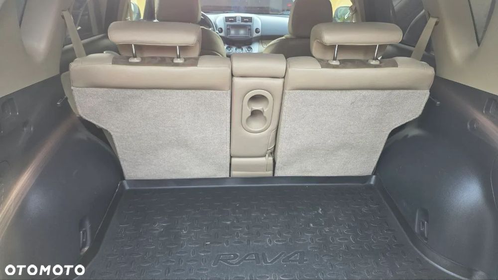 Toyota RAV4 2.2 D-4D Premium - 5
