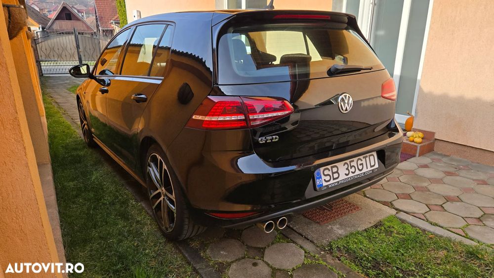 Volkswagen Golf - 4