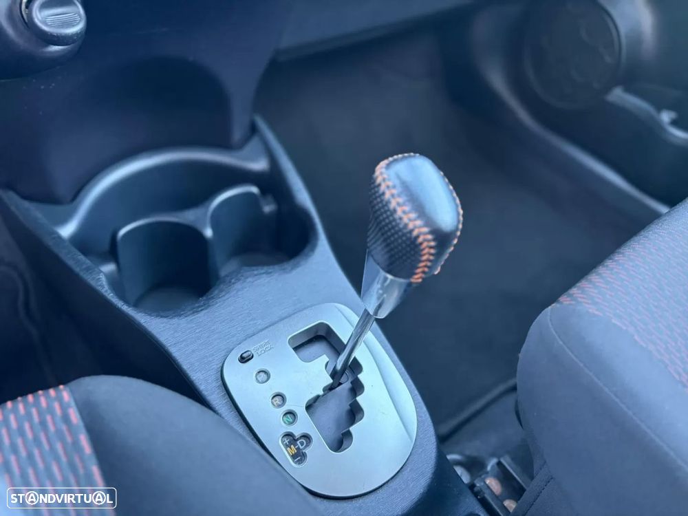 Toyota Yaris 1.33 VVT-i Sport CVT+Navi - 19