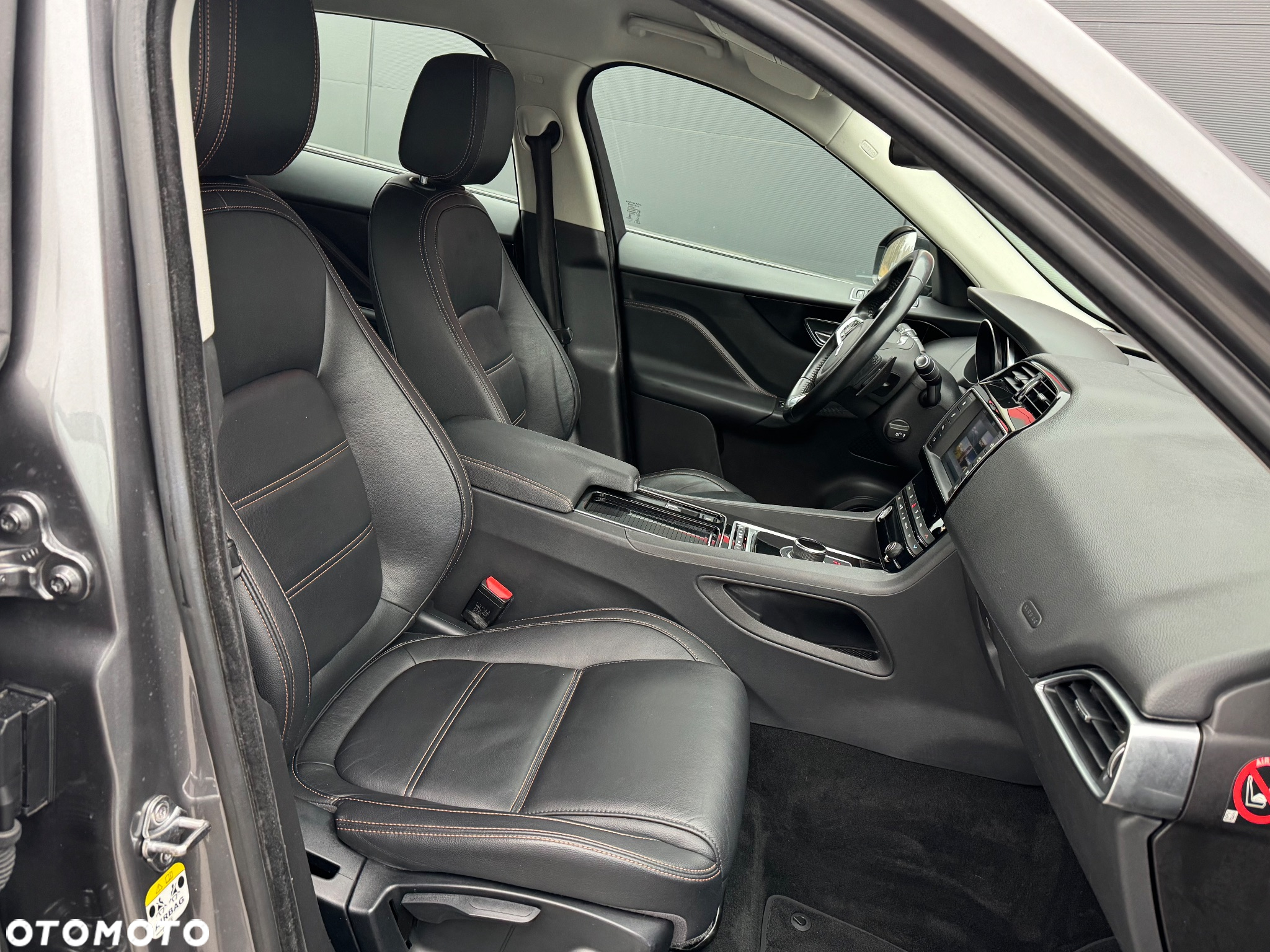 Jaguar F-Pace 2.0 i4D AWD Prestige - 8