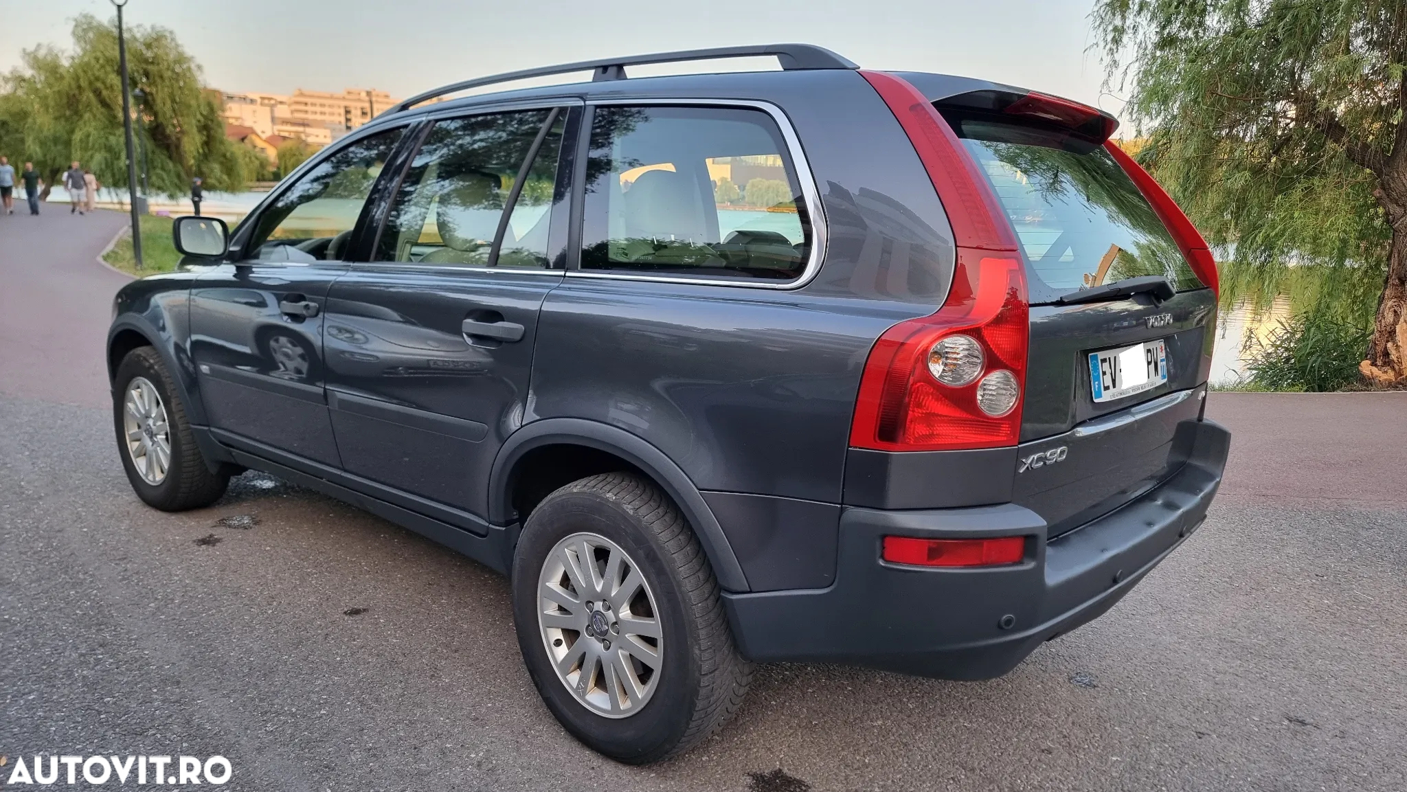 Volvo XC 90 - 3