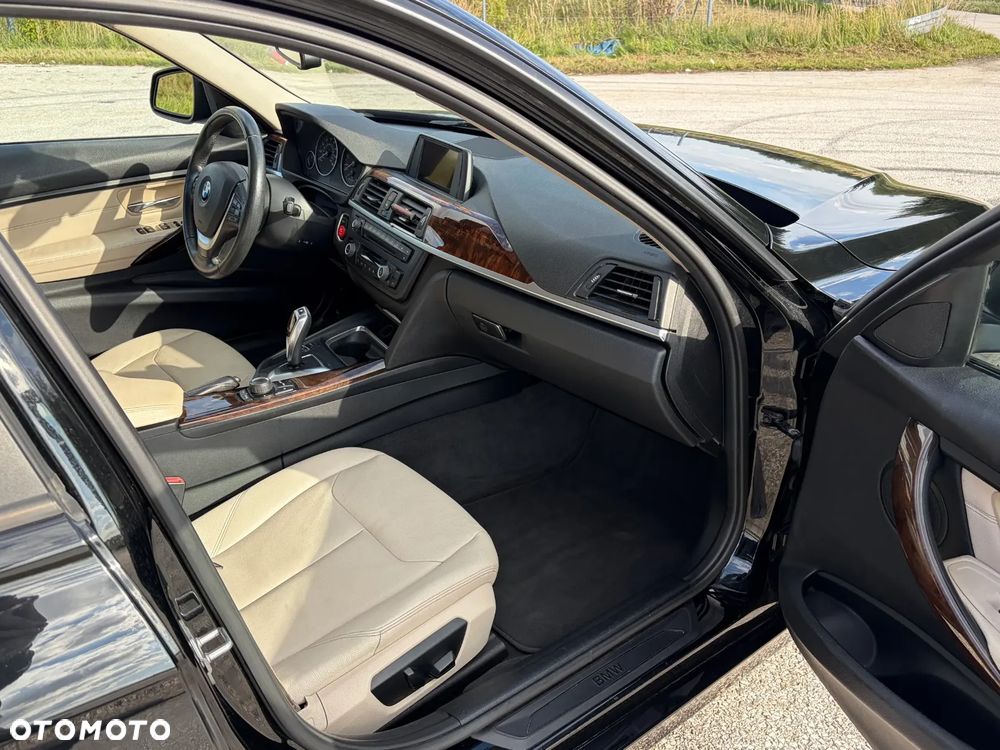 BMW Seria 3 328i Luxury Line - 20
