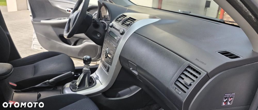 Toyota Corolla 1.4 D-4D Premium - 11