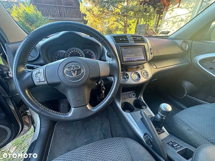 Toyota RAV4 - 3