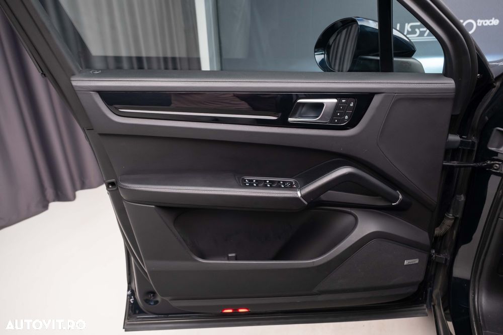 Porsche Cayenne E-Hybrid Tiptronic S Platinum Edition - 20