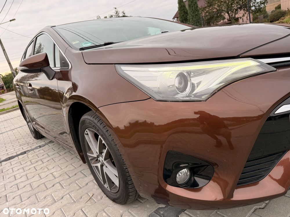 Toyota Avensis Touring Sports 1.8 Edition S+ - 18