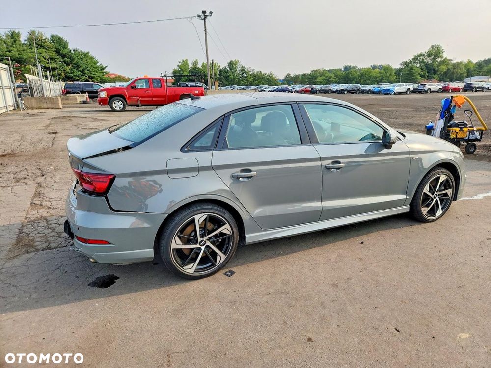 Audi A3 Limousine 40 TFSI quattro S tronic S line - 4