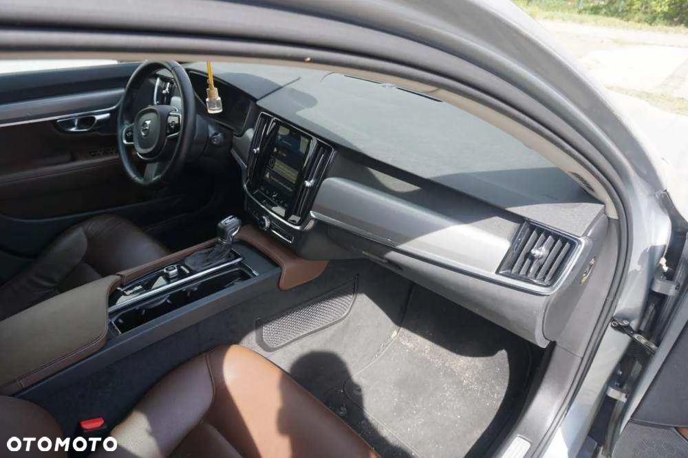Volvo V90 D4 Momentum - 8