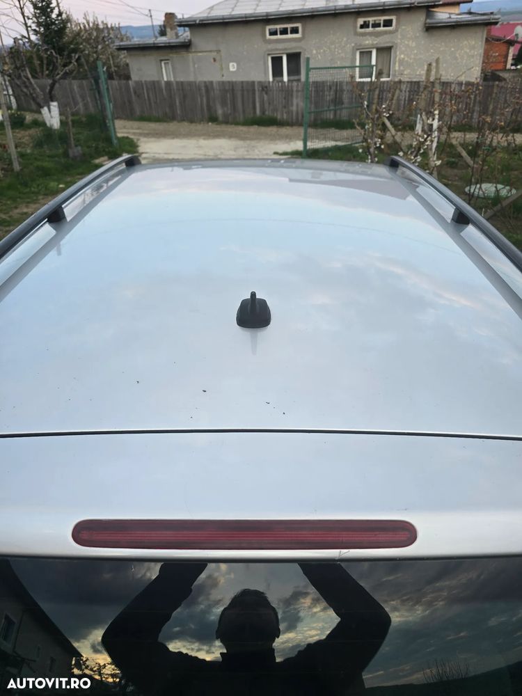 Volkswagen Touran - 24