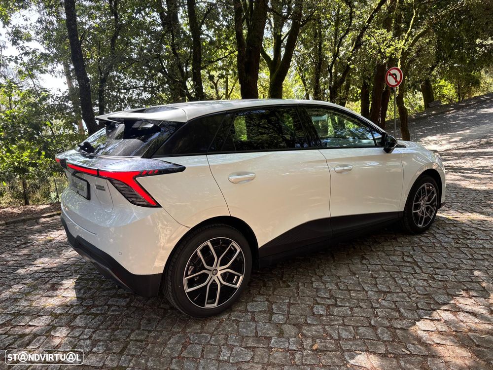 MG MG4 64 kWh Luxury - 12