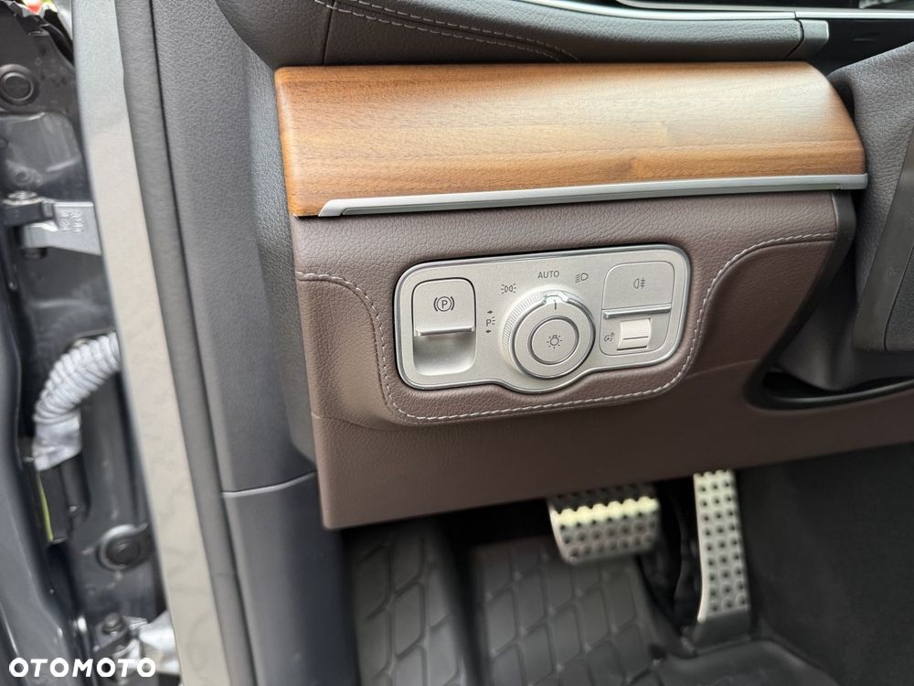 Mercedes-Benz GLS - 27