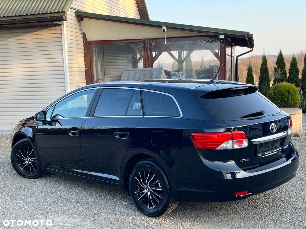 Toyota Avensis - 15