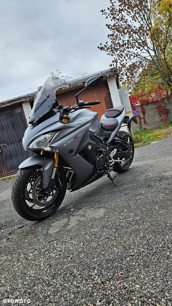Suzuki GSX 1000 - 10