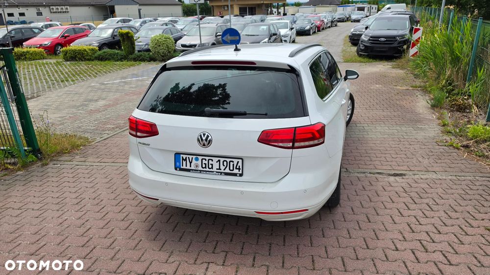 Volkswagen Passat Variant 2.0 TDI (BlueMotion Technology) Trendline - 20