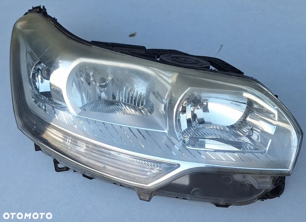 LAMPA PRZEDNIA PRAWA 9672694080  - CITROEN C5 / III  2010 ROK / EUROPA - 1