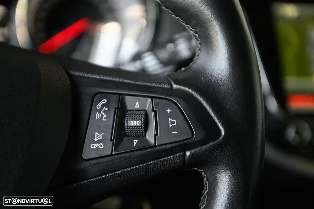 Opel Astra Sports Tourer - 36