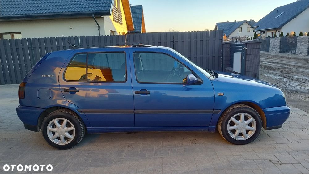 Volkswagen Golf 1.6 - 11