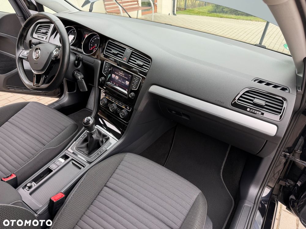 Volkswagen Golf - 18